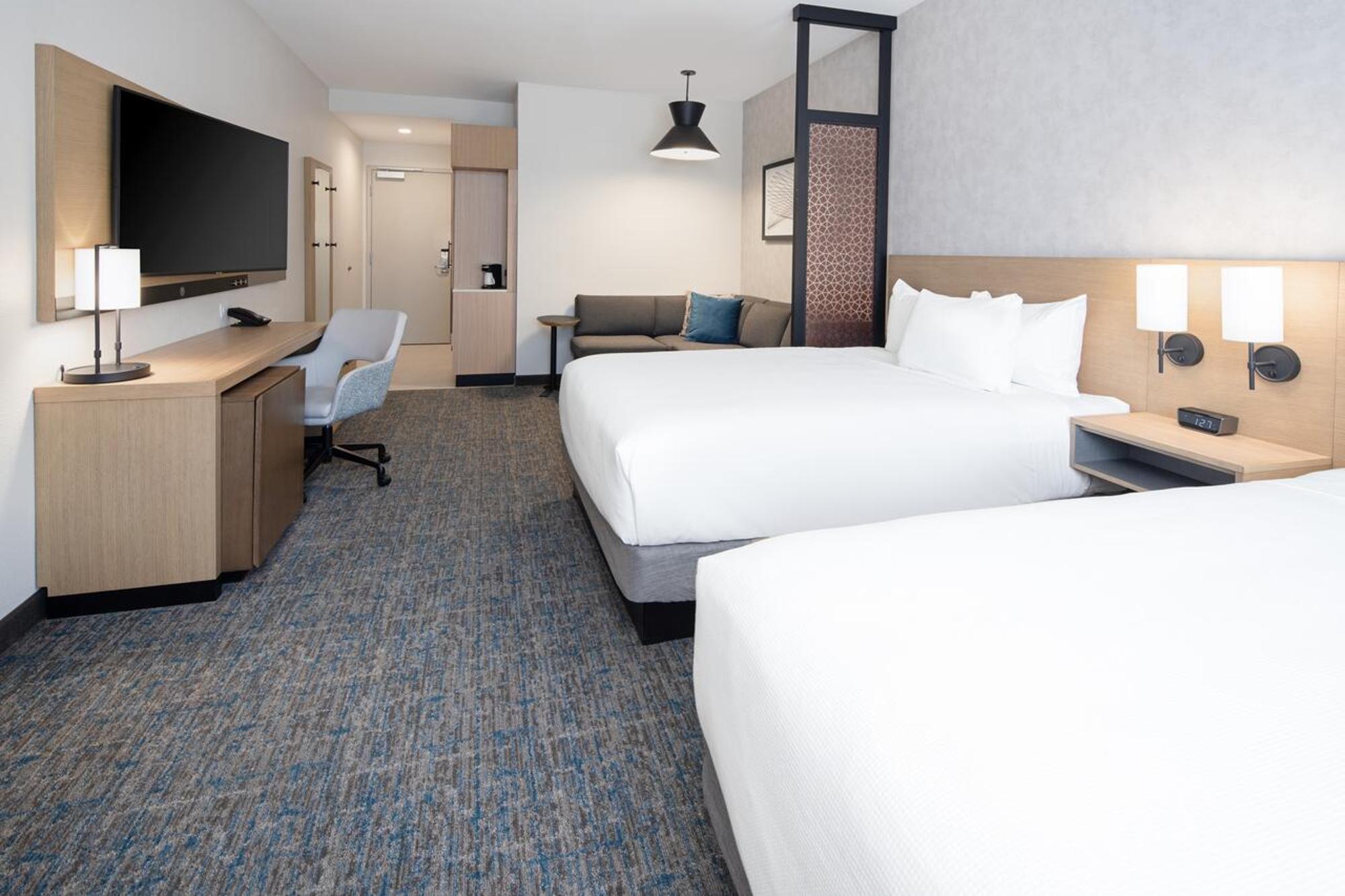 Hyatt Place Bakersfield Exterior photo